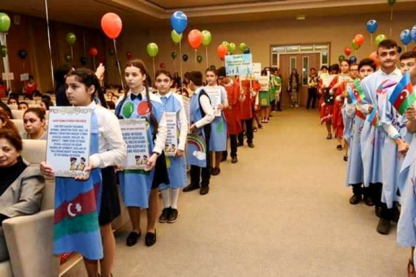 Uşaq hüquqları mövzusu müzakirə olunur